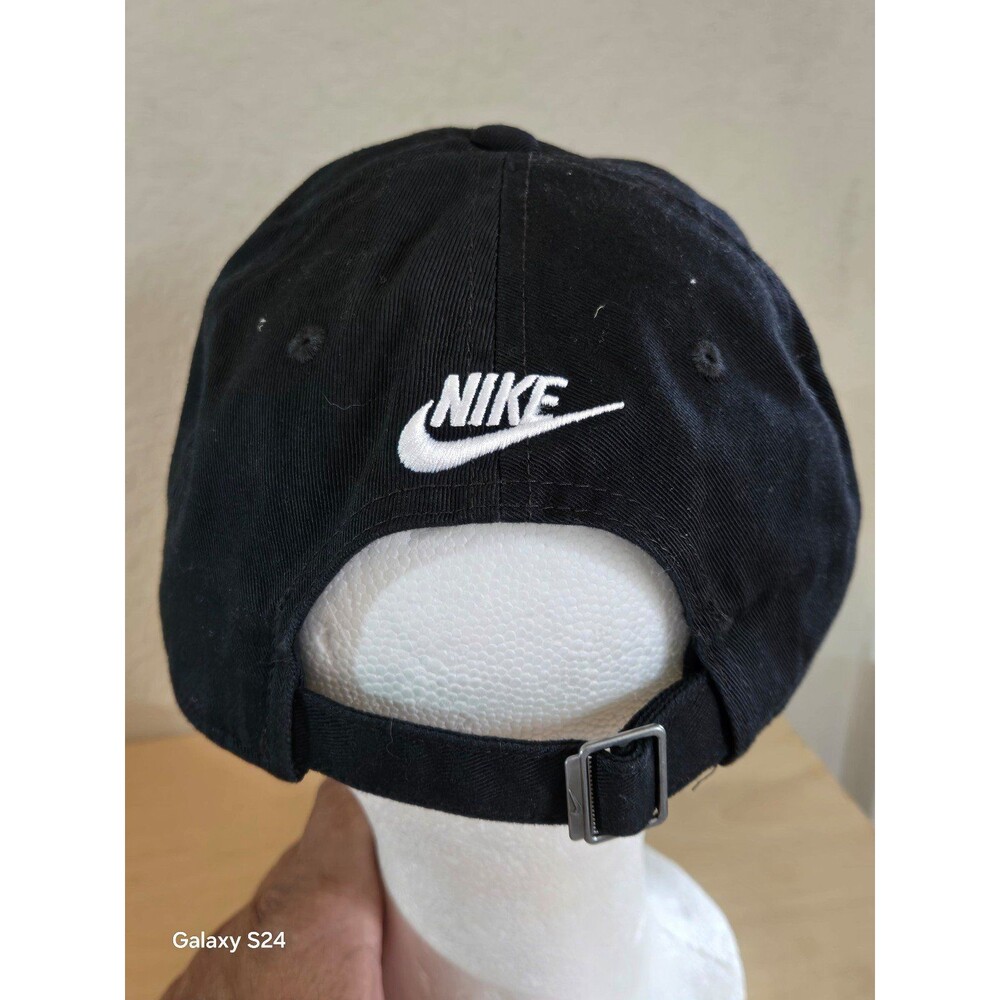 Nike Hat is small to medium in excellent condition - Picture 2 of 3
